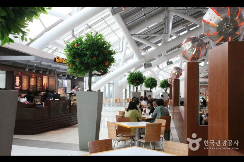 Shinsegae Department Store Ice Rink - Centum City Branch  (1/5)