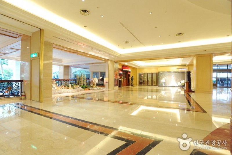 Lotte Hotel Busan  (9/27)