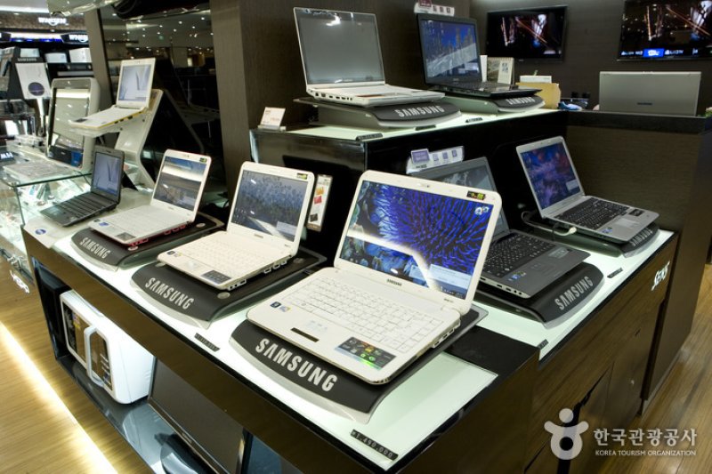Samsung Electronics  (2/10)