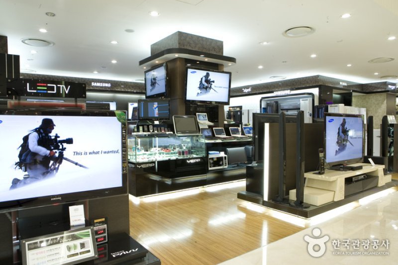 Samsung Electronics  (9/10)