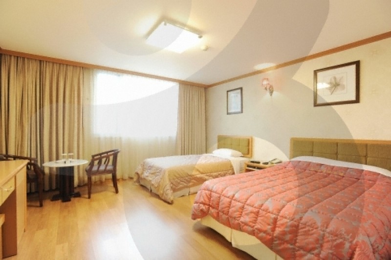 Utopia Hotel  (14/22)