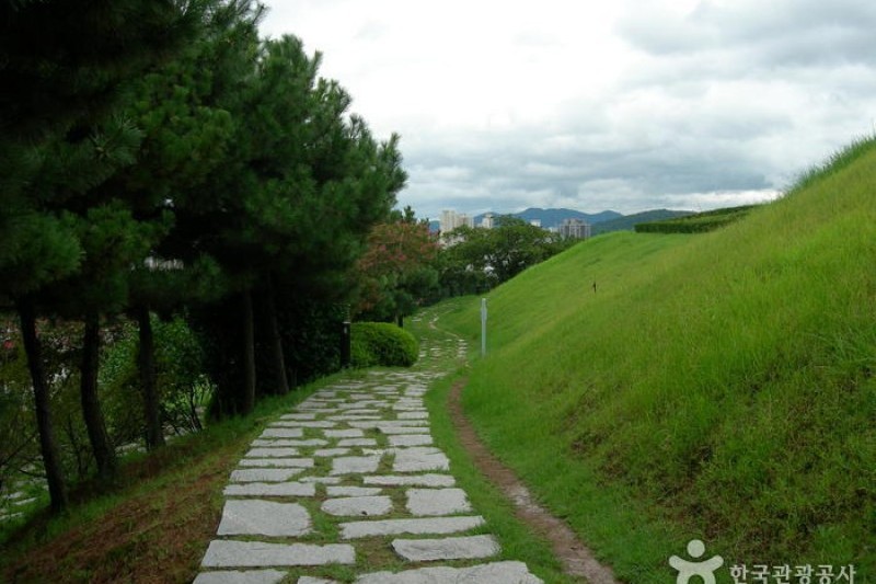 Bokcheon Museum  (16/32)