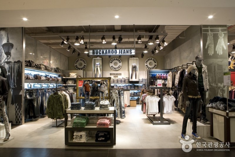 Buckaroo - Lotte Department Store Centum City Branch  (1/10)