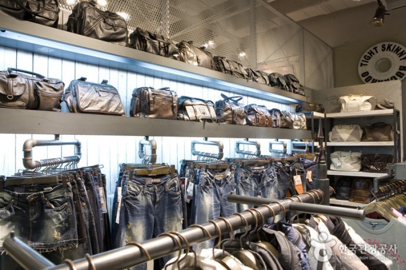 Buckaroo - Lotte Department Store Centum City Branch  (3/10)