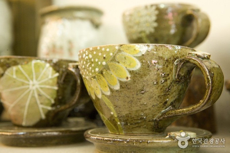 Meet Antique Items  (8/14)
