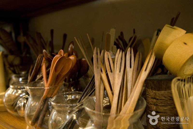 Meet Antique Items  (10/14)