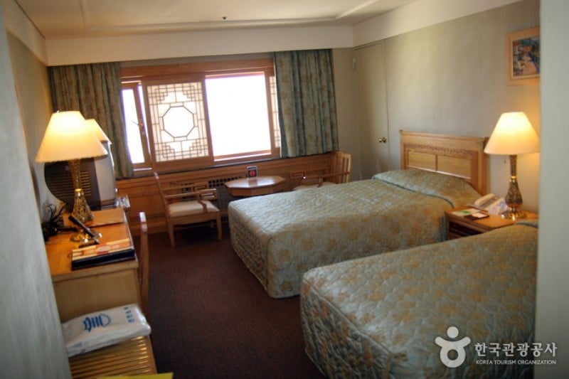 Hotel Commodore  (3/8)