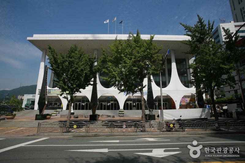 Busan Citizens' Hall  (2/5)