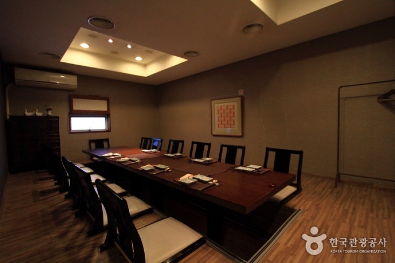 Korean Restaurant Yeyije  (3/12)