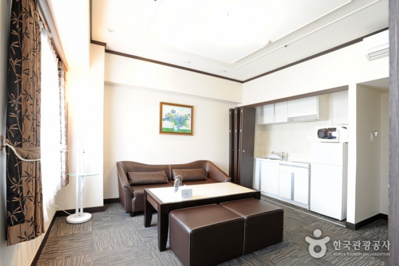 Toyoko Inn Hotel - Busan Station 2  (43/51)