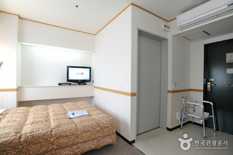 Toyoko Inn Hotel - Busan Station 2  (48/51)