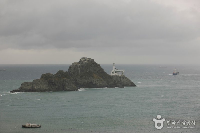 Oryukdo Lighthouse (오륙도 등대) (2/8)