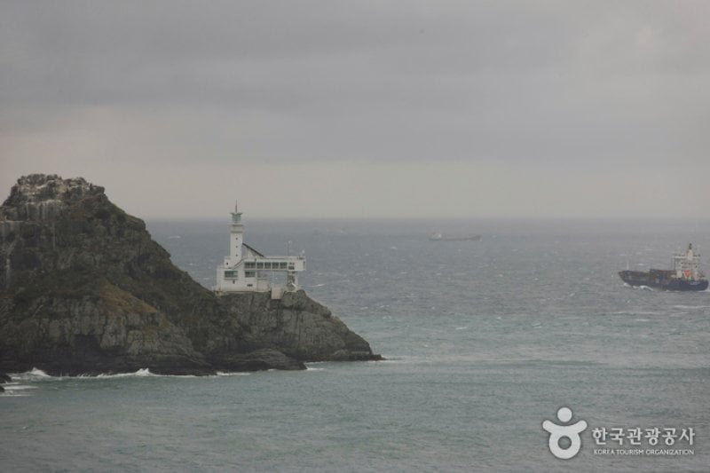 Oryukdo Lighthouse (오륙도 등대) (3/8)