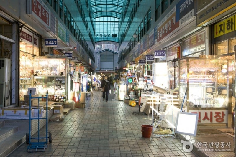 Gukje Market Lighting Street  (9/13)