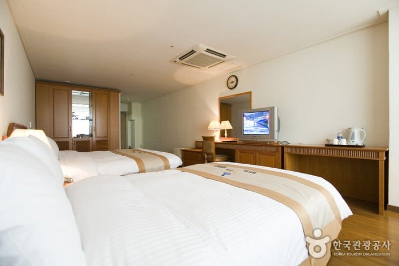 Homers Hotel  (37/40)