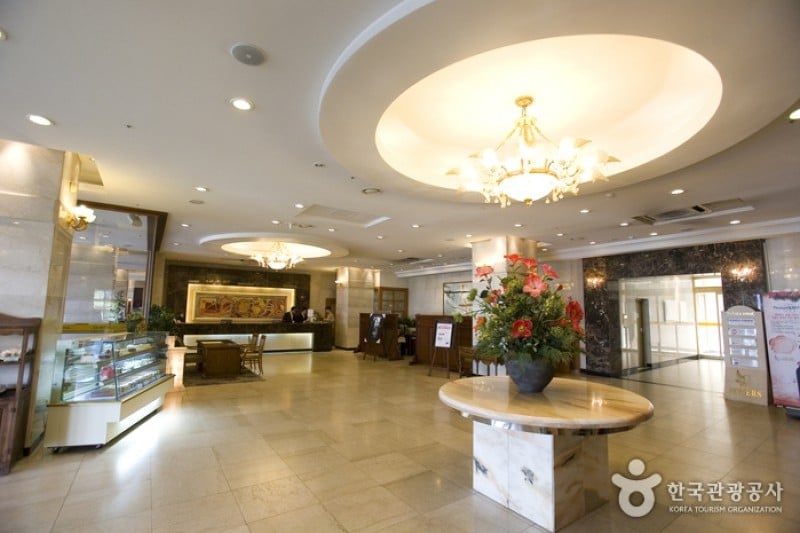 Homers Hotel  (40/40)
