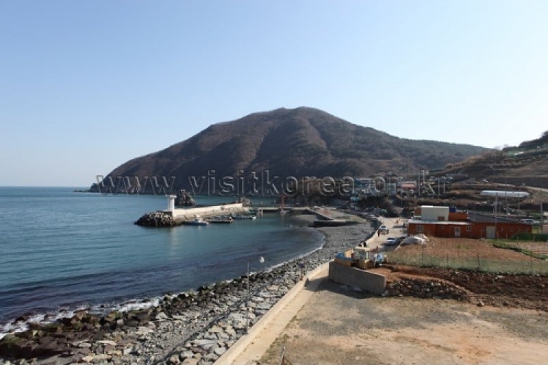 Gadeokdo Lighthouse (가덕도 등대) (1/2)