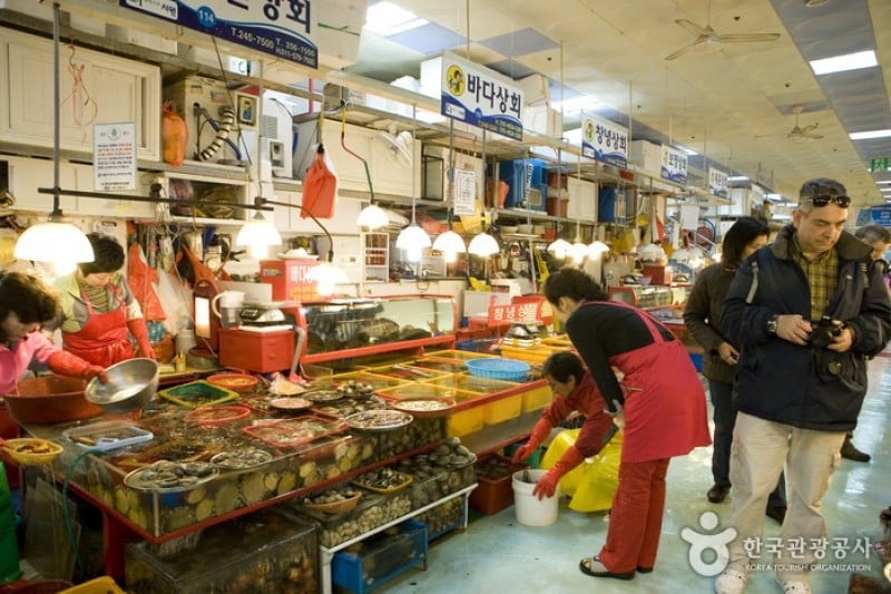 Jagalchi Market Abalones Section  (5/8)