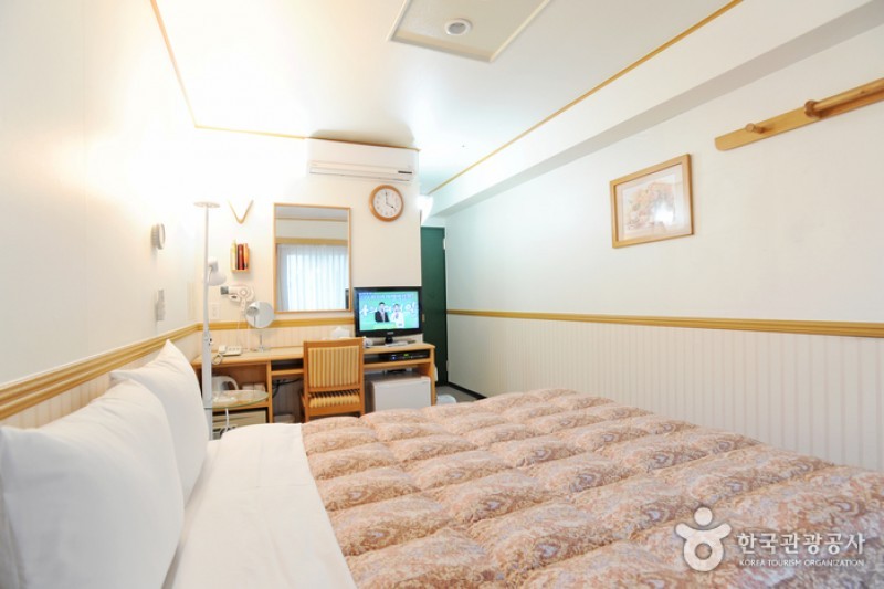 Toyoko Inn Hotel - Busan Station Branch  (20/25)