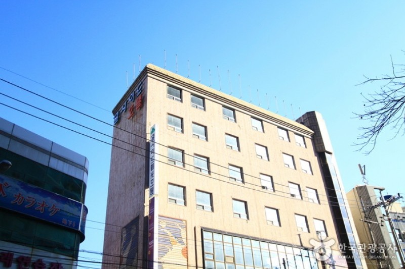 Hillside Tourist Hotel  (5/5)