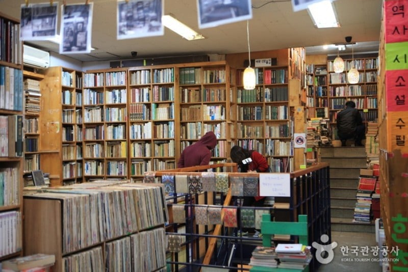 Bosu-dong Book Street  (7/10)