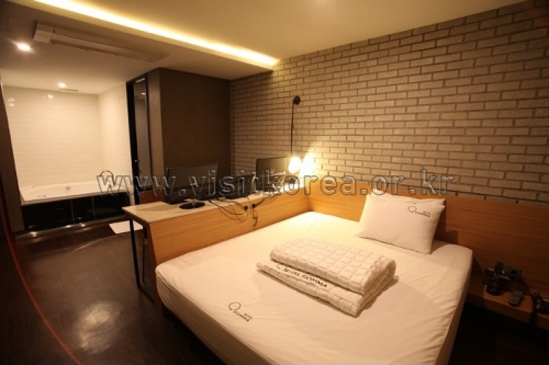 Comma Hotel - Goodstay  (4/23)