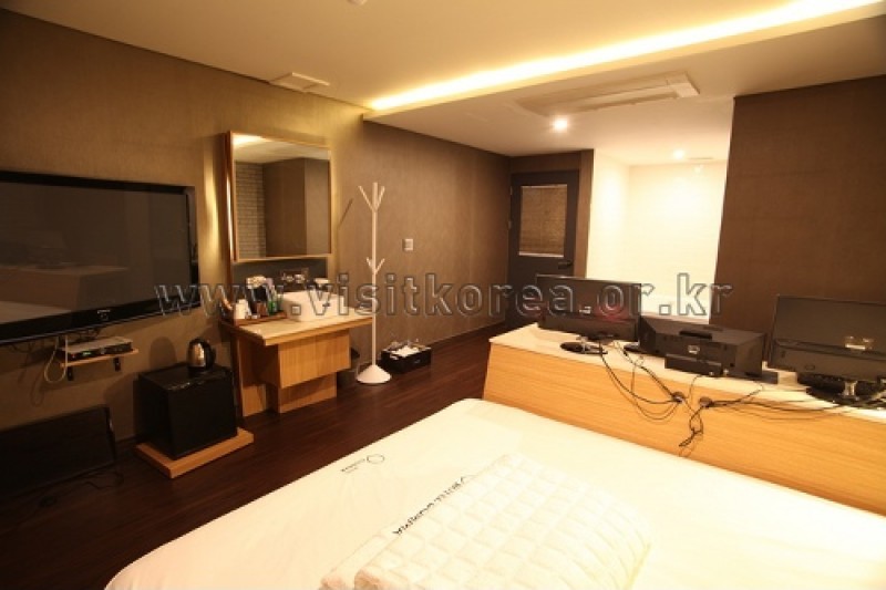 Comma Hotel - Goodstay  (5/23)