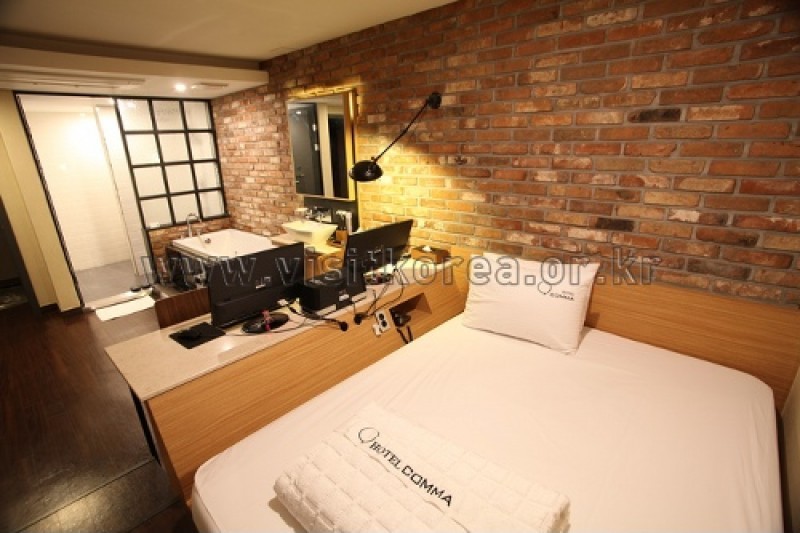 Comma Hotel - Goodstay  (15/23)
