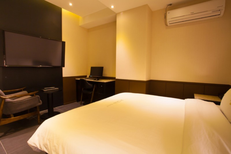 Almond Hotel - Goodstay  (7/28)