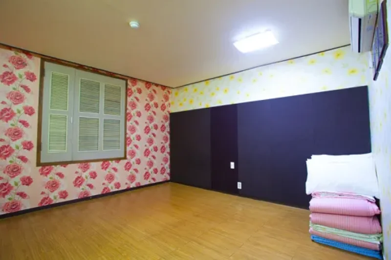 Valentine Hotel - Goodstay  (16/17)