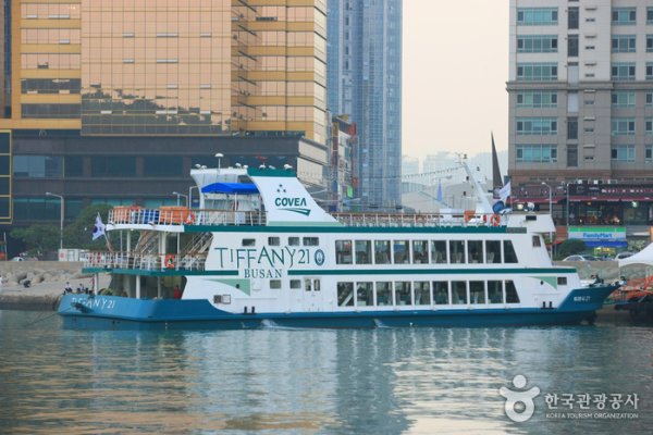 Tiffany 21 Night Cruise