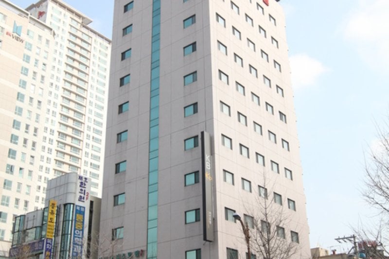 The Central Hotel  (1/16)