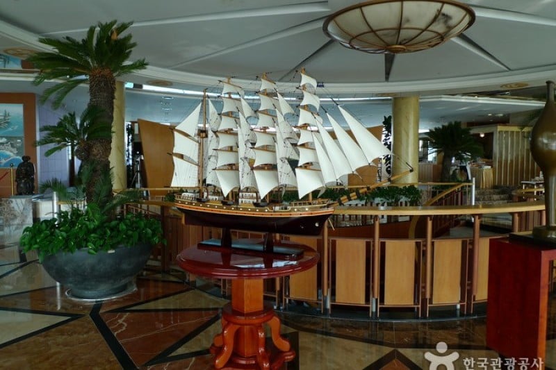 Sun Cruise Resort &amp; Yacht  (11/17)