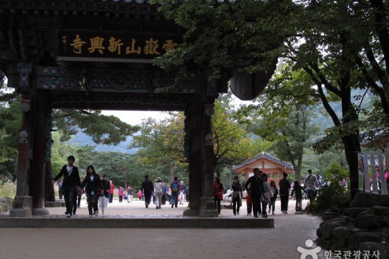 Sinheungsa Temple  (Seoraksan) (1/20)