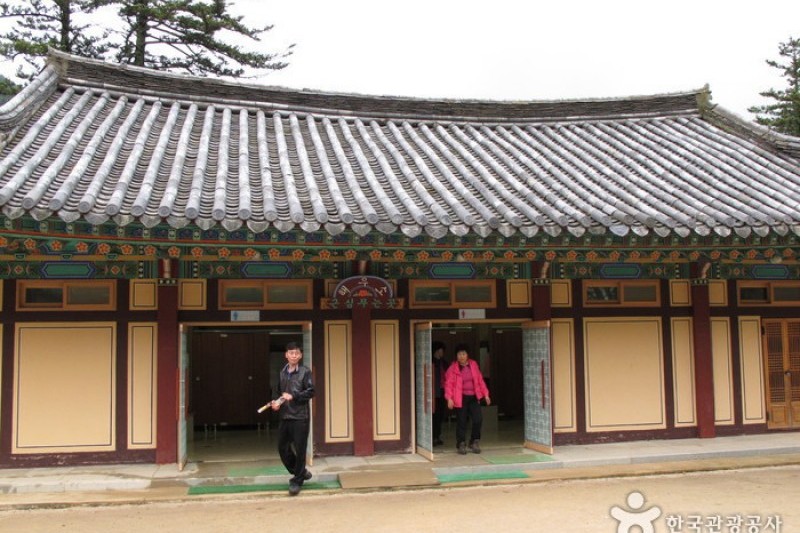 Sinheungsa Temple  (Seoraksan) (9/20)