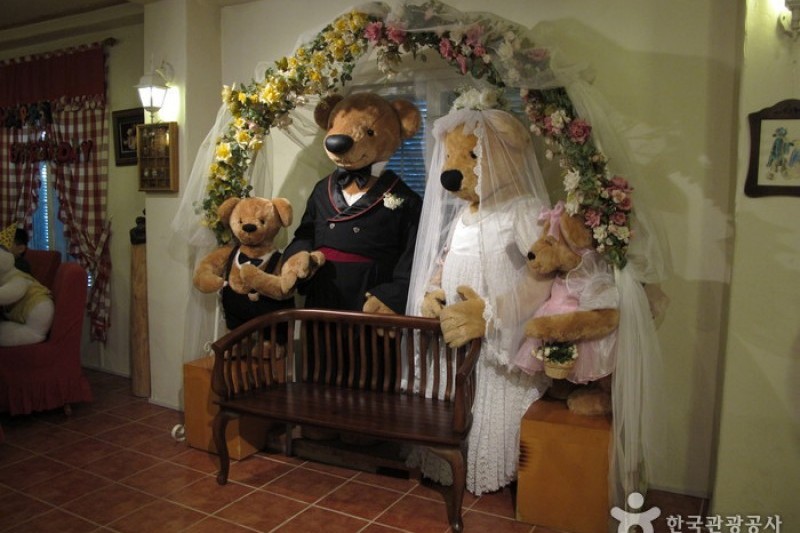 Teddy Bear Farm  (6/30)
