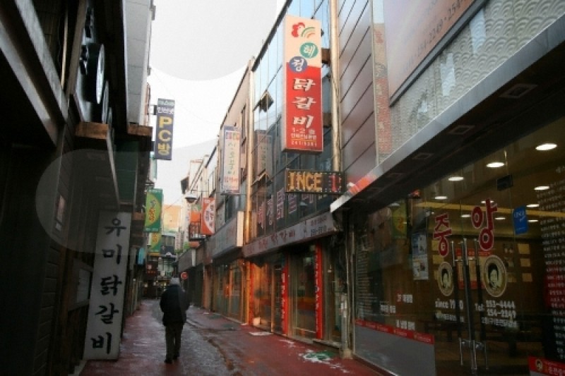 Chuncheon Myeongdong Dakgalbi Street  (3/10)