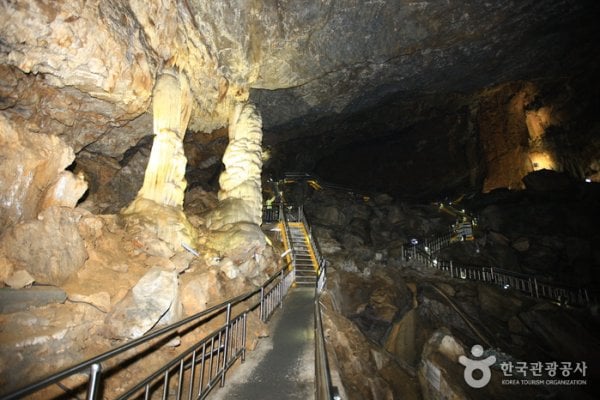 Hwaam Cave