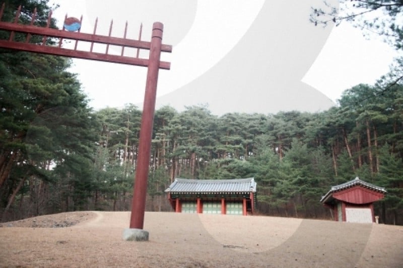 Samcheok Yeonggyeongmyo grave  (1/5)