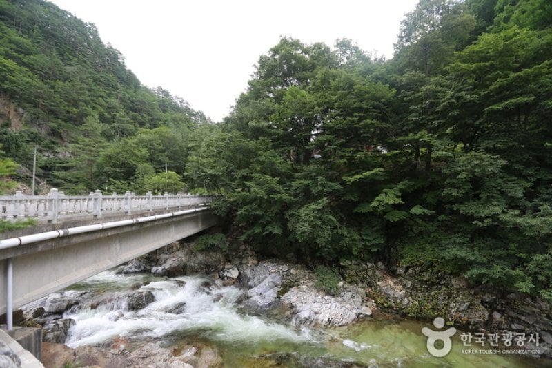 Micheongol Valley  (1/6)