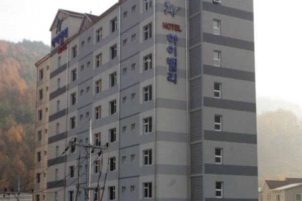 High Valley Hotel