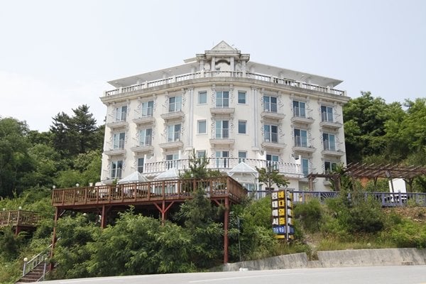 Jungdong Castle