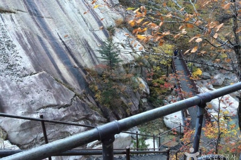 Cheonbuldong Valley  (1/4)