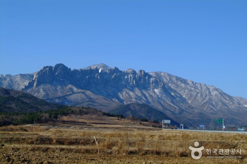 Ulsanbawi Rock  (2/5)