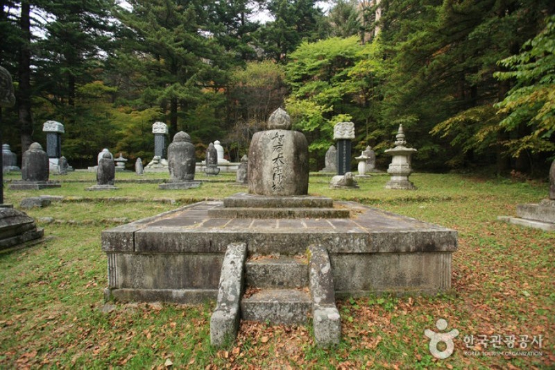 Woljeongsa Temple  (16/51)