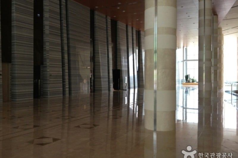 Gangwon Land Casino  (1/8)