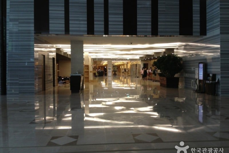 Gangwon Land Casino  (2/8)