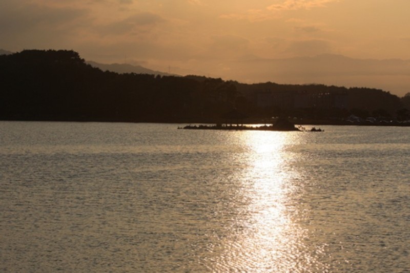 Gyeongpoho Lake 