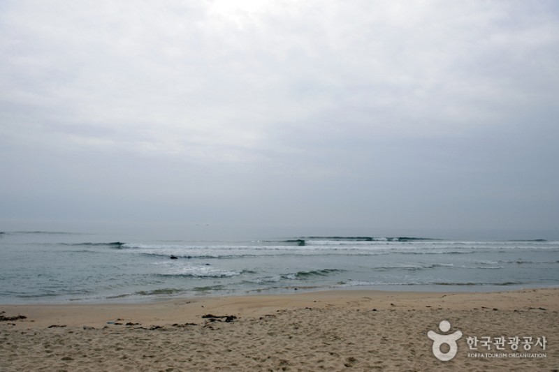 Hwajinpo Beach  (1/4)