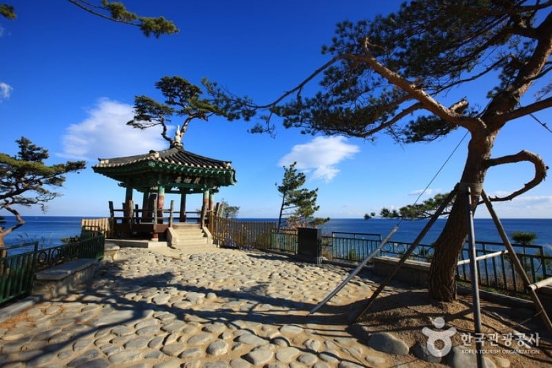 Uisangdae Pavilion  (3/7)